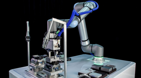 Robot AGV Muatan 20kg Memilih Dan Menempatkan UR20 Dengan Onrobot Robot Gripper
