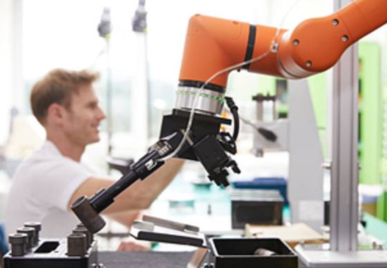 Hanwha 6 Axis Cobot Palletizer HCR-12 Lengan Robot Kolaboratif Dengan Sistem Penglihatan Onrobot Gripper