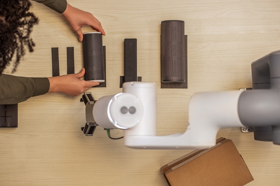 Multi Purpose CRB1300 Collaborative ABB Robot Arm 6 Axis Dengan Mesin Las Mig Megmeet