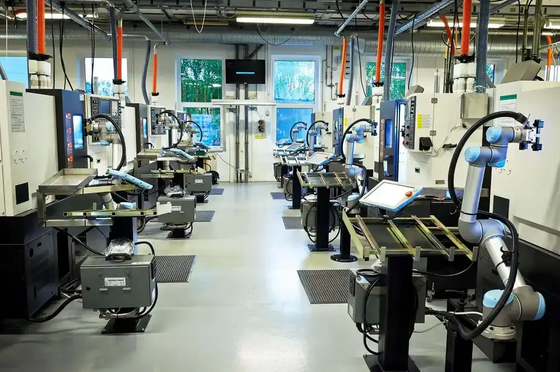 Robot Cobot UR UR10 dengan SMC Electric Gripper 3-Finger Type LEHS Collaborative Robot Untuk Penanganan Palletisasi