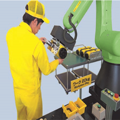 Fanuc CR-4iA Lengan Robot Tiongkok 6 Sumbu dengan Pegangan 2 Jari Onrobot dan Platform Penanganan Material