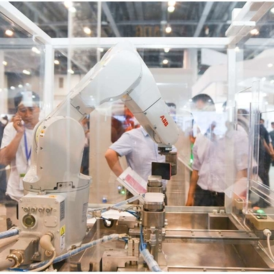Penanganan Robotic Arm 6 Axis IRB 1300 Dengan CNGBS Robot Gripper Untuk Robot Penanganan Bahan