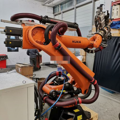KUKA KR 360 R2830 Robotic Arm Payload 360kg Dengan CNGBS Assembly Line Untuk Mesin Pengumpulan Sebagai Pick And Place Machine