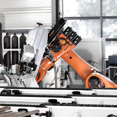 KUKA Industrial Robot Arm KR 470-2 PA Palletizing Robot Dengan CNGBS Guide Rail Untuk Pabrik Sebagai Mesin Palet