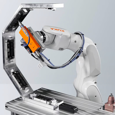 KUKA Cobot KR 4 R600 Untuk Mengoperasikan Onrobot Gripper sebagai Pick And Place Machine