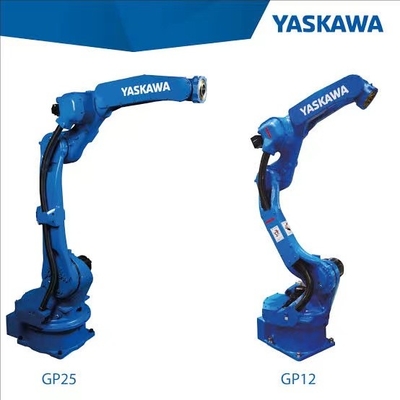 YASKAWA MOTOMAN GP12 Dengan Pistol Las Sebagai Robot Las Untuk Robot Industri Pabrik
