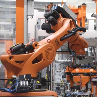 Kuka Palletizing Robotic Arm 4 Axis KR 470 PA Dengan Purifier CNGBS Otomatisasi Sebagai Robot Industri
