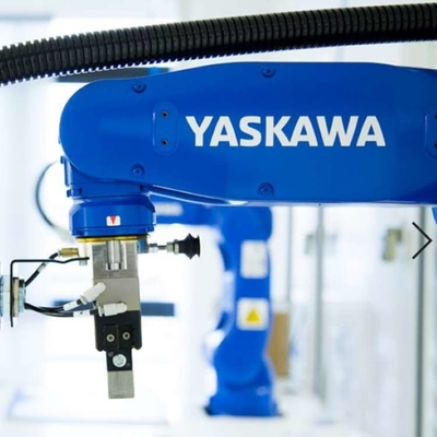6 Axis Pick And Place Robotic Arm Yaskawa GP8 Dengan CNGBS Robot Gripper Untuk Robot Penanganan Bahan