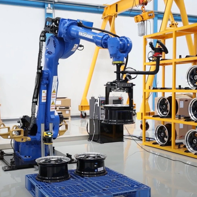 Industrial Yaskawa Robot Arm GP180 Dengan CNGBS Gripper Sebagai Mesin Pembuat Palet