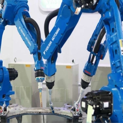 6 Axis Universal Robotic Arm Yaskawa GP110 Dengan CNGBS Robot Gripper Untuk Pallet Handling Robot