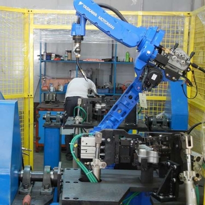 Yaskawa GP225 Handling Robotic Arm 6 Axis Dengan CNGBS Robot Guide Rail Untuk Robot Pemilih Produk
