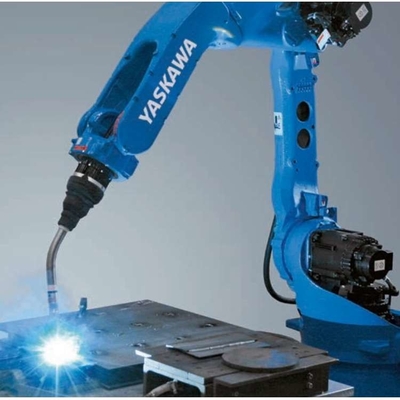 Pengelasan 6 sumbu Robotic Arm Yaskawa AR700 Gabungan Dengan CNGBS Robot Gripper Untuk Robot Penanganan