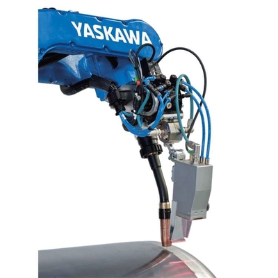 Pengelasan 6 sumbu Robotic Arm Yaskawa AR700 Gabungan Dengan CNGBS Robot Gripper Untuk Robot Penanganan