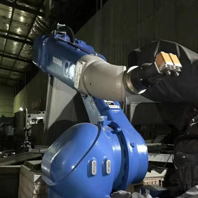 Otomatisasi YASKAWA Robot Industri MPX3500 Dengan CNGBS Robot Pakaian Sebagai Peralatan CNC Untuk Palet