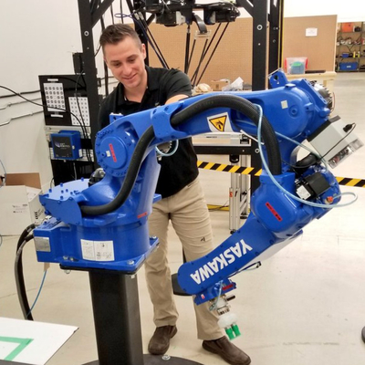 GP12 Industrial Yaskawa Robot Arm Dengan Beban 12KG Sebagai 6 Axis Robot Arm Untuk Pick And Place