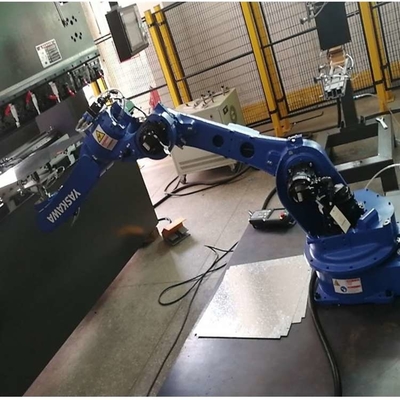 Industrial Robotic Arm 6 Axis Yaskawa GP35L Dengan CNGBS Robot Gripper Untuk Robot Penanganan Otomatis