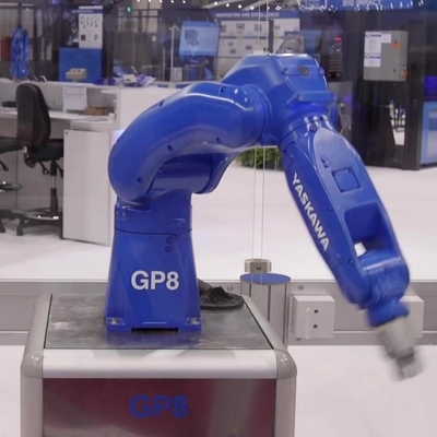 Robot perakitan industri GP8 dengan muatan 8 kg, lengan robot sebagai mesin pick and place