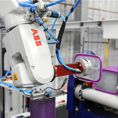 ABB IRB 1200 Industrial Robotic Arm Dengan CNGBS Gripper Sebagai Peralatan Penanganan Bahan CNC