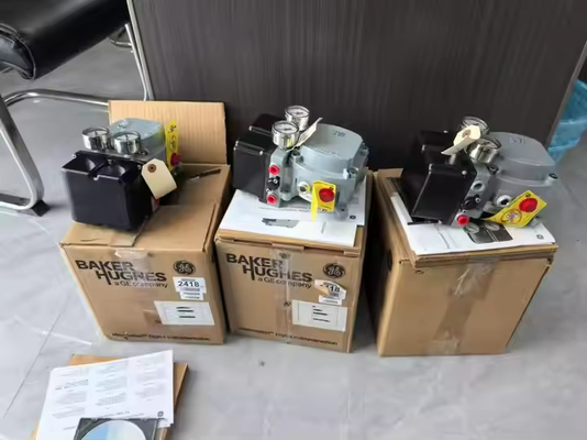 Tipe Sudut Tepat Top Guide Valve Dengan Masoneilan SVI2 Valve Positioner Dan 78-40 Regulator Cocok Untuk Daya Listrik