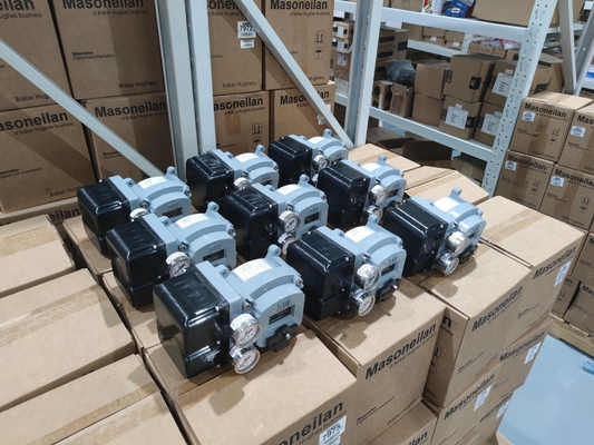 Tipe Sudut Tepat Top Guide Valve Dengan Masoneilan SVI2 Valve Positioner Dan 78-40 Regulator Cocok Untuk Daya Listrik