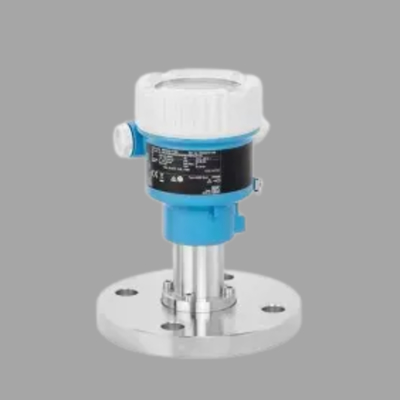 Skid katup gas alam dilengkapi dengan flowmeter Endress+Hauser Proline Prowirl R 200 dan pemancar tekanan Deltabar PMC51B.