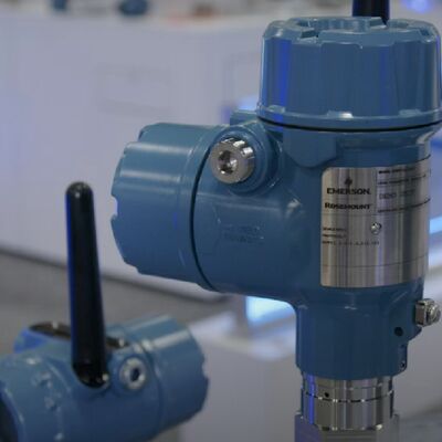 Emerson Wireless HART Non-Contacting Radar Level Transmitter Rosemount 3408 Monitor Level Measurements 