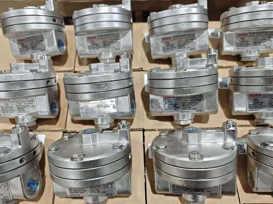 Lock Up Electric Control Valve Steel Positioner YT-400S