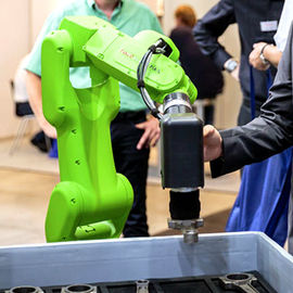 550mm Raih 4kg Payload Fanuc Robot Arm CR - 7 IA Untuk Perlindungan IP65 Industri