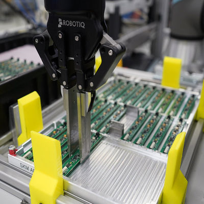Suku cadang robot gripper ROBOTIQ Hand-E bergabung dengan robot kolaboratif UR