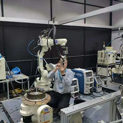 robot pengelasan workstation FD-V25 robot 6-sumbu untuk pengelasan busur, robot pengelasan bahan penanganan otomatis untuk OTC