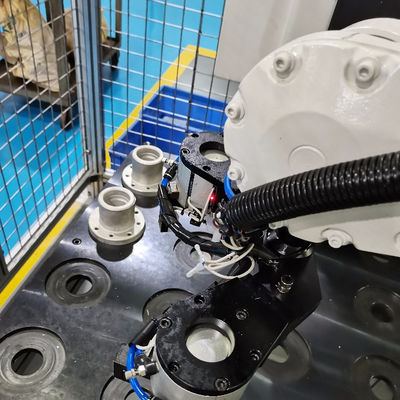 6 Axis IRB6700 1525kg Muatan 300kg Jangkauan Robot Penggilingan 2700mm