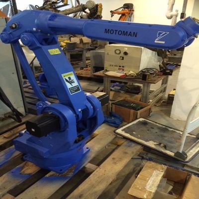 Material Handling Robot Motoman GP50 Muatan 50kg Dengan Lengan Robot Industri