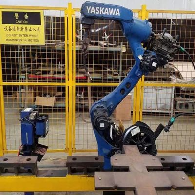 6 Axis Automatic Welding Robot Motoman AR2010 Dengan Welder RD350S