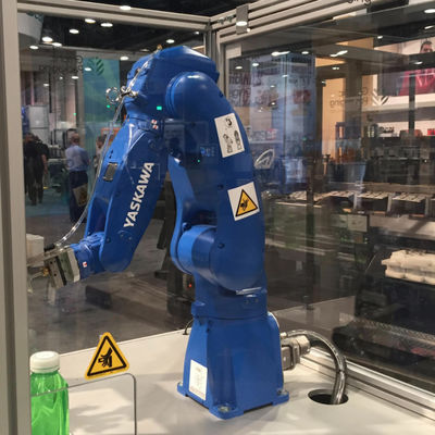 Efisiensi Tinggi GP8 Dengan Robot Industri Manipulator Lengan Robot Muatan 8KG Sebagai Peralatan Penanganan Material