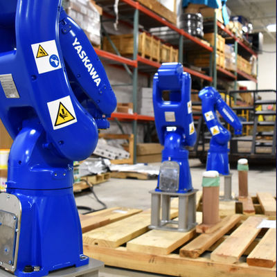 Efisiensi Tinggi GP8 Dengan Robot Industri Manipulator Lengan Robot Muatan 8KG Sebagai Peralatan Penanganan Material