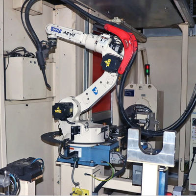Obor Las Robot Pengelasan Otomatis OTC FD-V8 Muatan 8kg Untuk Pengelasan Mig