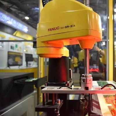 4 Aixs Scara Robot SR-3iA Dengan Lengan Robot Muatan 3kg Sebagai Mesin Pilih Dan Tempat Untuk Peralatan Penanganan Material