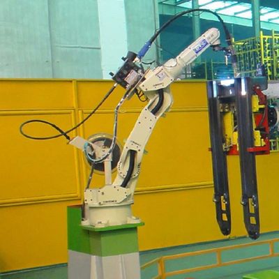 Robot Pengelasan Robot Lebih Cepat Dan Lebih Ramping Dari FD-V8L Dengan Payload 8KG Sebagai Peralatan Pengelasan Lainnya Untuk Pengelasan