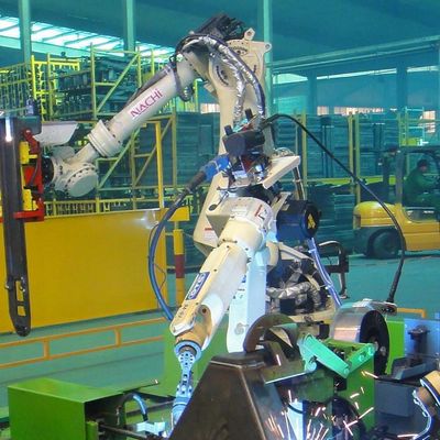 Robot Pengelasan Robot Lebih Cepat Dan Lebih Ramping Dari FD-V8L Dengan Payload 8KG Sebagai Peralatan Pengelasan Lainnya Untuk Pengelasan