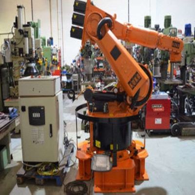 Menangani Lengan Robot KR 470 PA Dengan Manipulator 5 Sumbu Sebagai Robot Industri