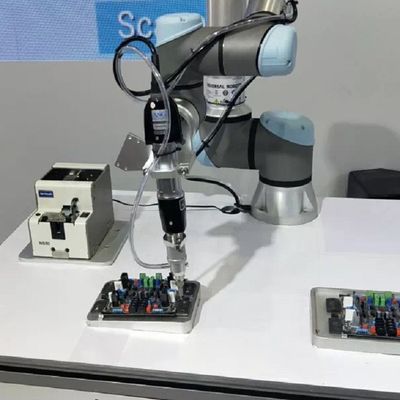 Robot Cobot Ringan UR 5e Dengan Manipulator Payload 5KG Sebagai Robot Kolaborasi Untuk Mesin Pick And Place