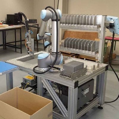 Mini Robot UR 3e Dari Robot Kolaborasi Dengan Payload 3KG Sebagai Cobot Untuk Suku Cadang Peralatan Penanganan Material