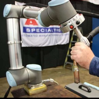 Lengan Robot Otomatis 6 Axis UR5e Memuat Dan Membongkar Pilih Dan Tempatkan Robot