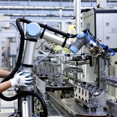 UR Robot UR10e 6 Axis Robotic Arm Untuk Menari Dan Otomatisasi Penanganan Sebagai Robot Kolaboratif