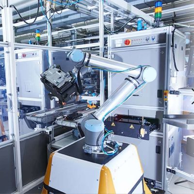 Perakitan Robot UR16e 6 Axis Robotic Arm Untuk Robot Kolaborasi Elektronik