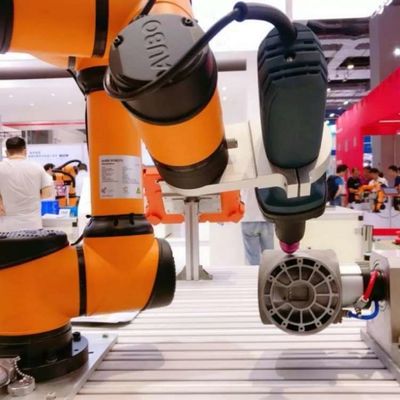 AUBO i5 6 Axis Collaborative Robot Arm Untuk Mengunci Sekrup Sebagai Cobot