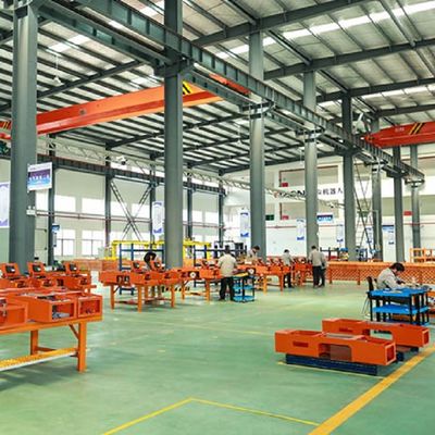 6 Robot Industri Aixs Dengan Tinggi Rendah Dua Arah AGV-QRS1000 Sebagai Robot AGV Digunakan Dengan Robot Pengelasan
