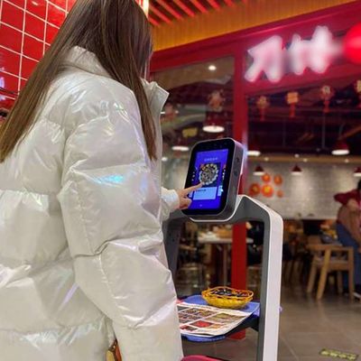 Pelayan Robot Pengiriman Makanan Dengan Robot Layanan Kecerdasan Buatan AI