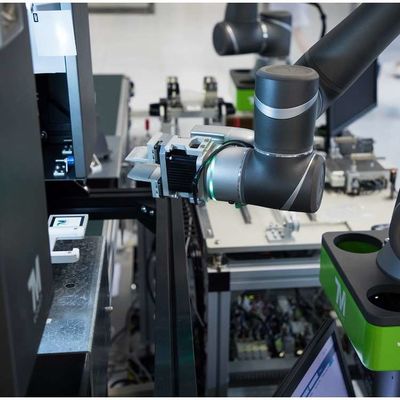 Menangani Robot TM5M-900 Cobot Collaborative Robotic Arm 6 Axis Sebagai Robot Cobot