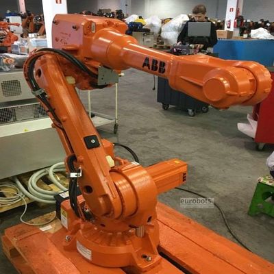 Pilih Dan Tempatkan Robot IRB 2600-12/1.65 Lengan Robot 6 Sumbu Sebagai Robot Industri